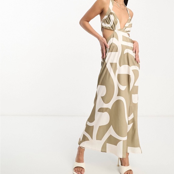 Satin dress - Picture 4 of 5